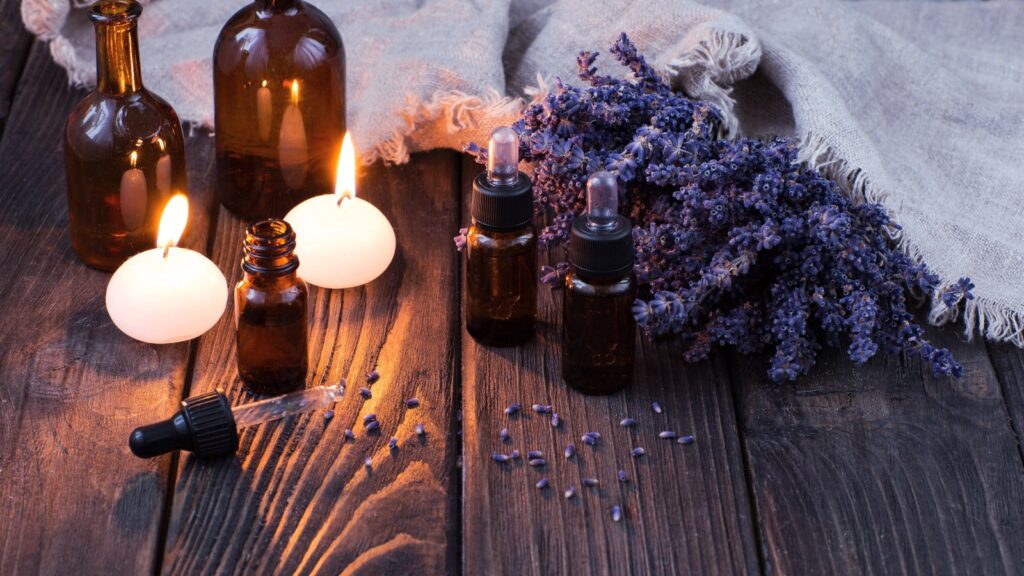 Ароматерапия: ТОП‑5 лучших эфирных масел для засыпания