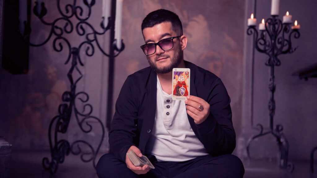 Иллюстрация к статье: Год Красной Огненной Лошади: прогноз от таролога Александра Кинжинова на 2026&nbsp;год