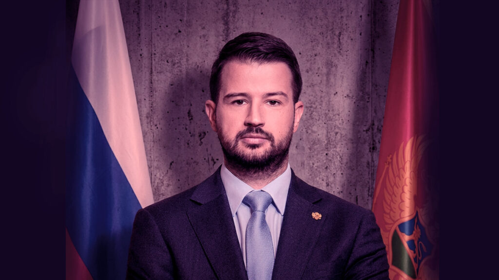 Иллюстрация к статье: Таро и&nbsp;власть Якова Милатовича: почему расстаются Черногория и&nbsp;Россия