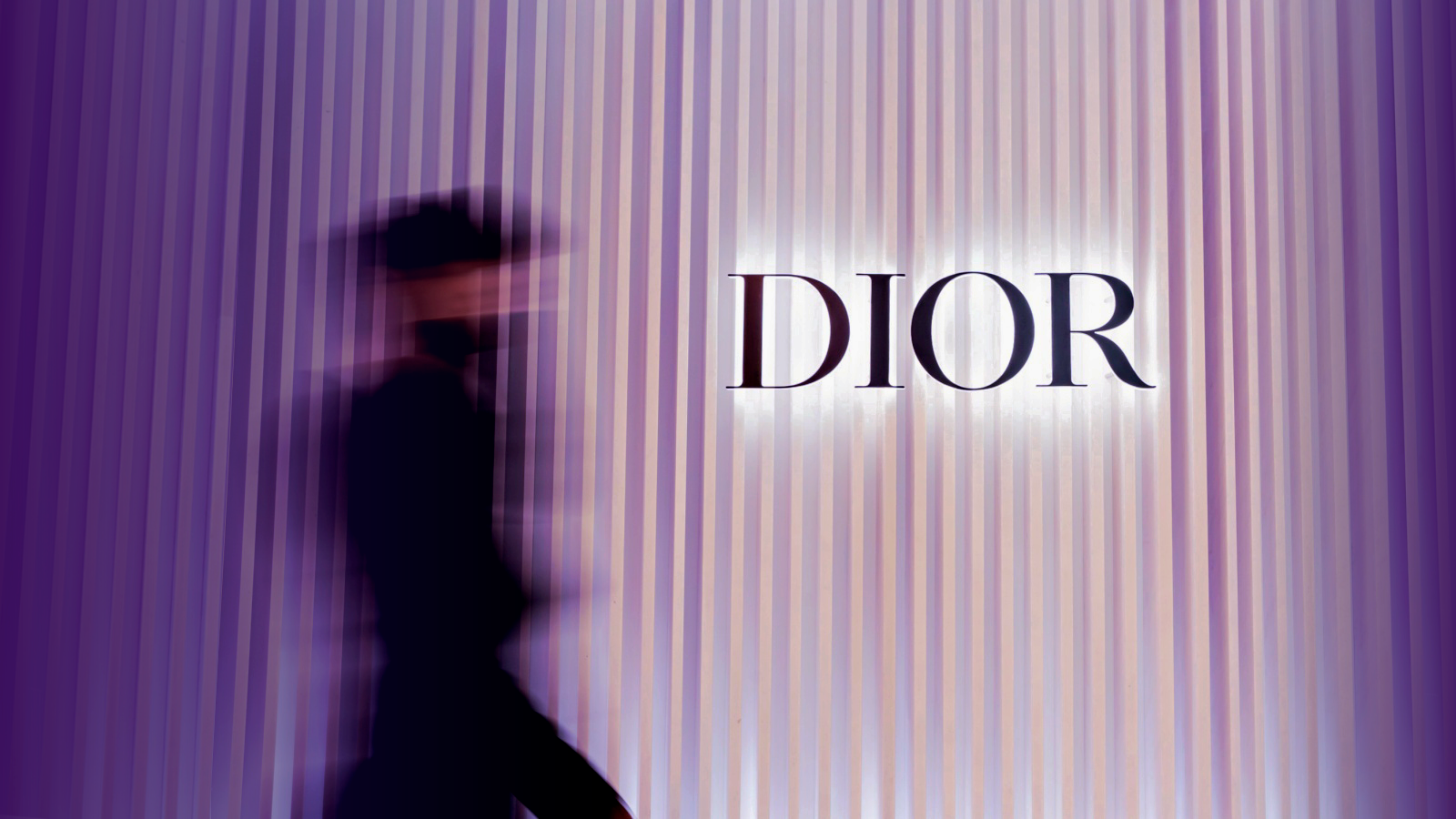 Иллюстрация к статье: Какой ты топ-бренд одежды по знаку зодиака