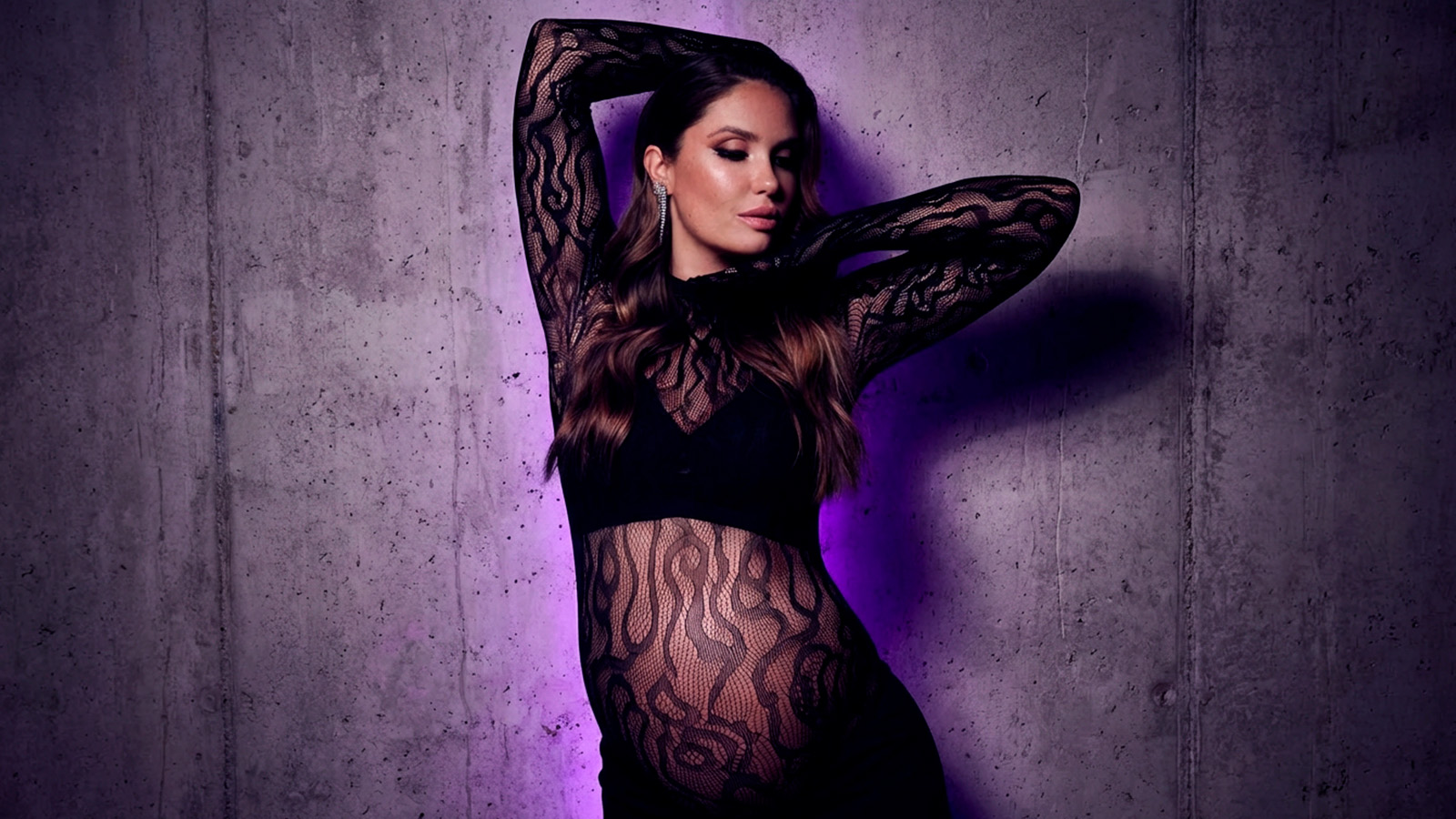 Иллюстрация к статье: Третий ребёнок Агаты Муцениеце: звёзды говорят, кем станет девочка