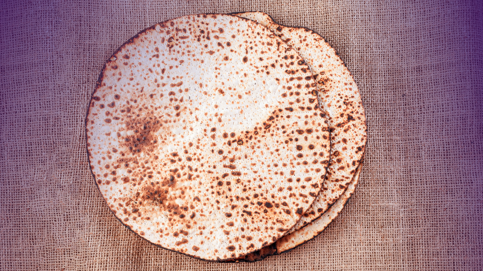 Иллюстрация к статье: Маца шмура: почему пресная лепёшка стала священной у евреев