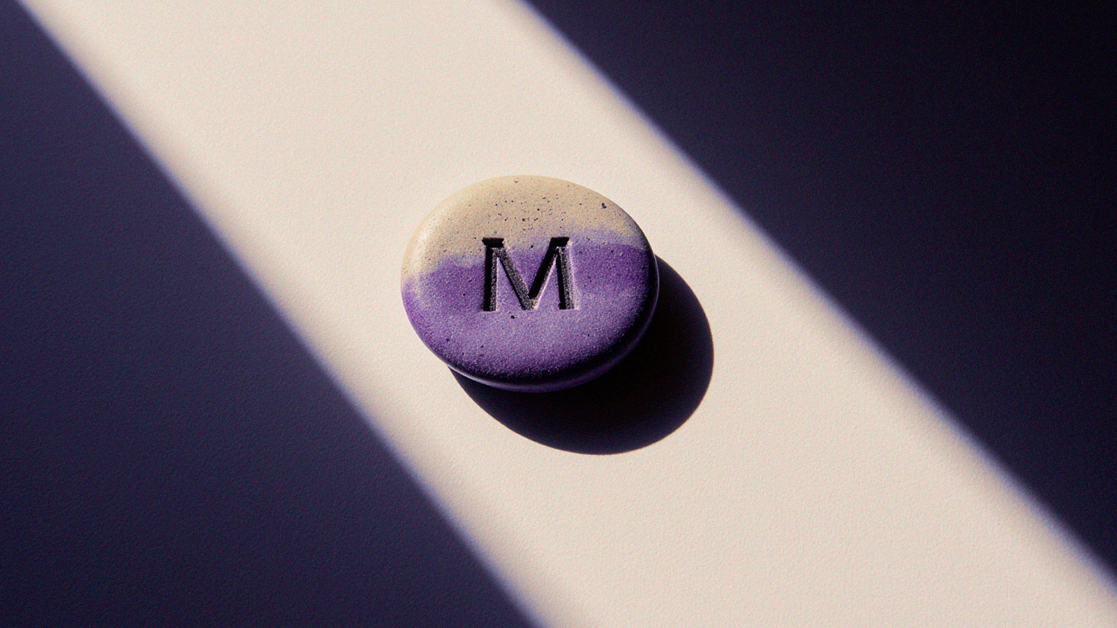 Иллюстрация к статье: Оберег для путешественников: что значит руна Эваз